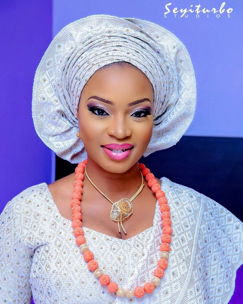 Bride in her embellished asooke outfit for Yoruba traditional wedding