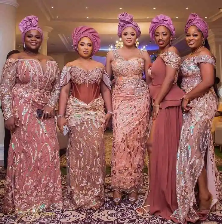 Asoebi Ladies in Lace Dresses