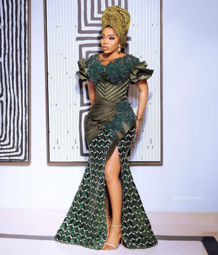 Fascinating Asoebi Style for Wedding Guest